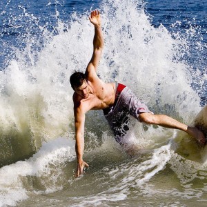 爱游戏体育|闪电战击沉青蛙军团！加西亚传射穆尼奥斯建功，奥萨苏纳半场两球领先莱万特