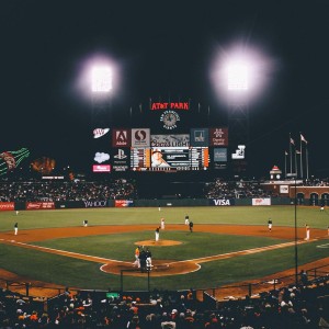 爱游戏-理性追星引热议，奥纳纳遭水瓶袭击事件折射体育迷文化新思考