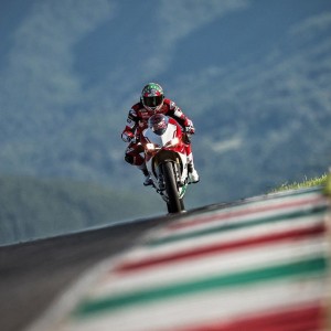 【爱游戏官网】新星闪耀！2025年女足金童奖候选名单揭晓，阿杰芒、卡普泰因领衔青春风暴