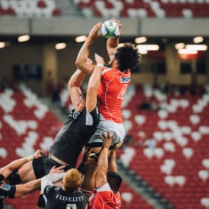 爱游戏体育_周琦陷入心理低谷？妻子透露其赛后自我封闭，回避公共场合引发担忧