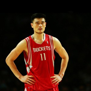 爱游戏中国-韩国球迷怒斥归化前锋助国足取胜，质疑体育公平性引热议