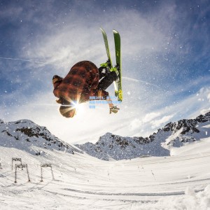 爱游戏官网_澳网2024，新生代崛起与传奇延续的激情碰撞